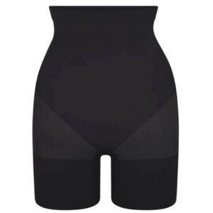 SKIMS seamless sculpt maid waist mid thigh short onyx black XXS